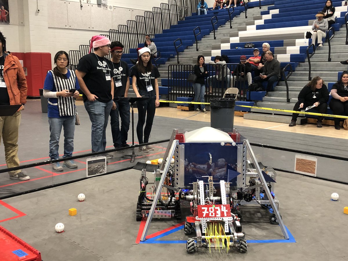 HHS_Robotics's tweet image. 🤖 League Meet 2 ~ F2 🤖  #ROVERRUCKUS #FIRSTLAUNCH2019 #omgrobots #FIRSTinspires #STEMsquad #makeitloud