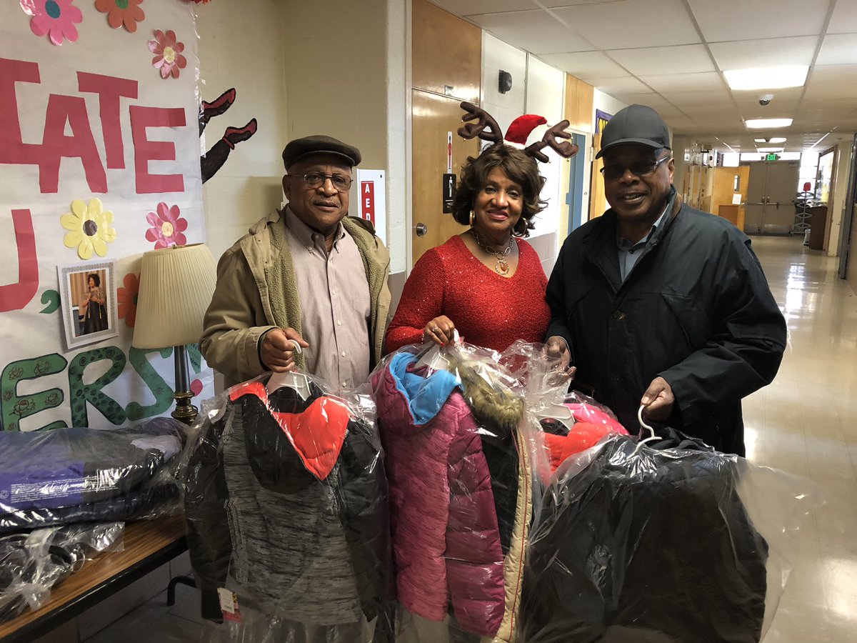PacaPanthers's tweet photo. Our business. Partners make a difference: Thank You!
Our business partners make a difference in our students lives, and now many students will have Warmth  and comfort on cold days and nights https://t.co/dE892OBbaa