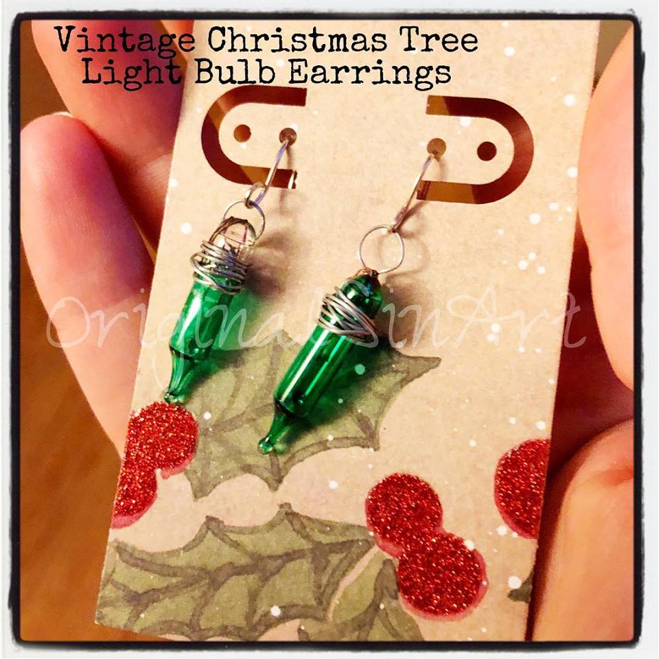 #SNEAKPEEKSATURDAY! What do you think of these? They’re made from #vintage #Christmastree #lightbulbs! 

#originalsinart #originalsinarts  #vintagelightbulbs #vintagechristmastree #christmastreelights #upcycledjewelry #upcycledart #fairylights #etsyshop #etsyseller #shopsmall