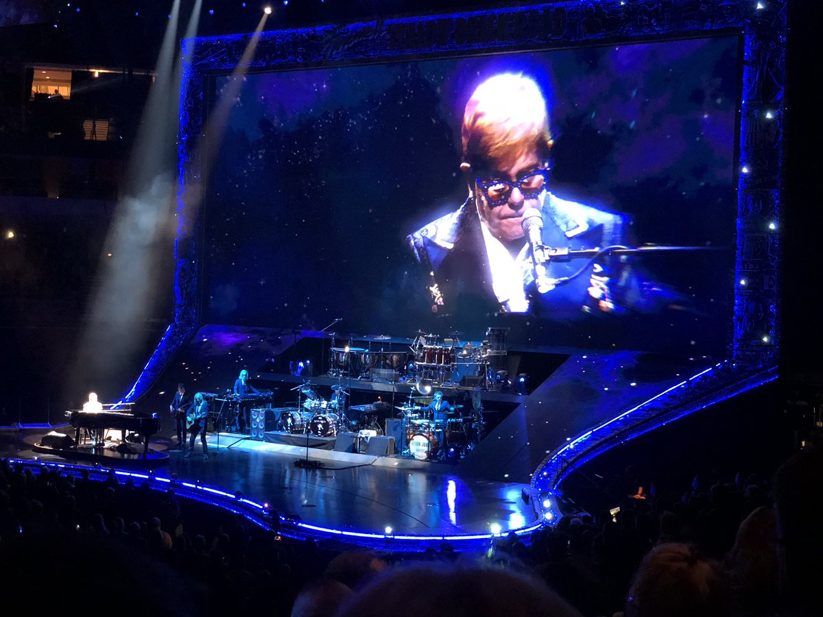 DebraFitzhugh's tweet photo. #EltonFarewellTour   The bitch is back!! https://t.co/7sYJOy5sHS