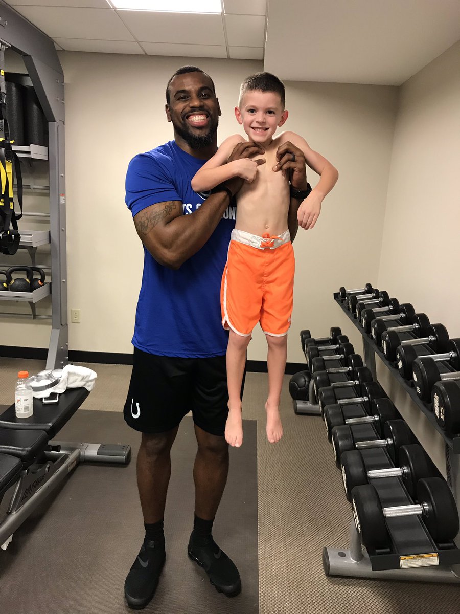 KristleAllen's tweet photo. @Coach_StreetII thank you for taking a picture and talking to our little guy tonight! We appreciate it!!! https://t.co/5e1udS94iQ