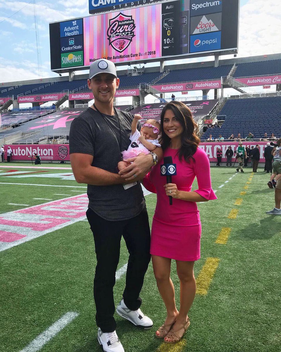 Jenny Dell On Twitter It Felt So Good To Be Back On The Cbs Sideline Felt Even Better To Look Over And See My Husband And Little Girl Cheering Me On 2018