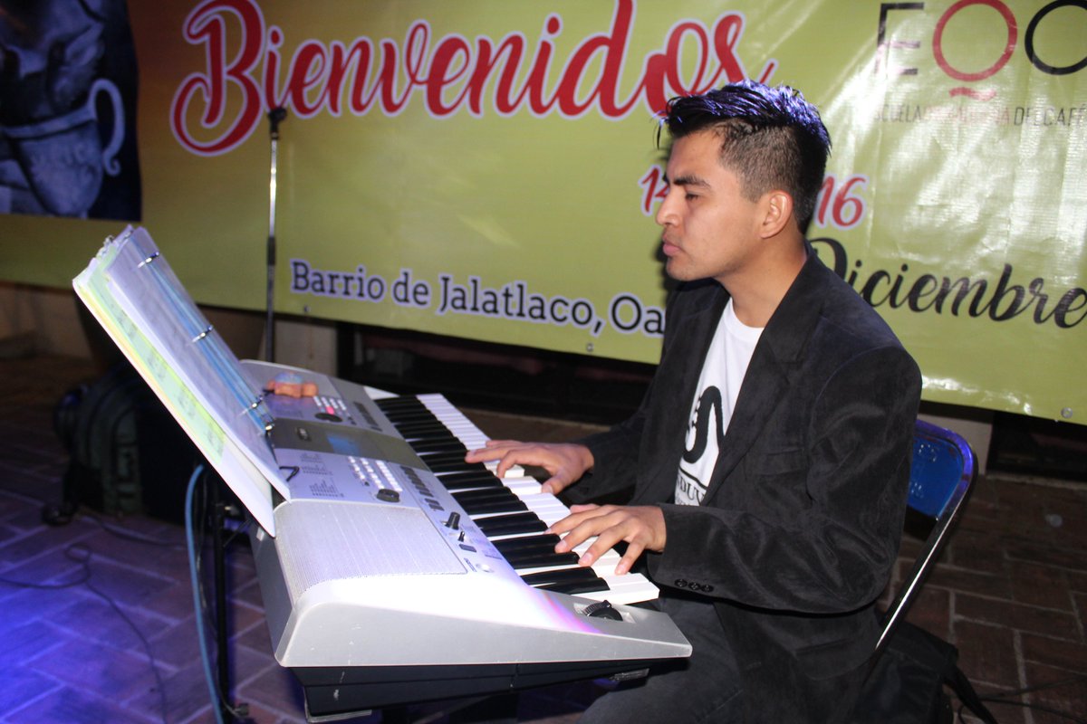 EfrainAragon_'s tweet photo. Cerramos en segundo día de actividades del Festival del Café Oaxaqueño "Amantes del Café" con el concierto del grupo “Nunduva Yaa”. https://t.co/KOWzm17kQg