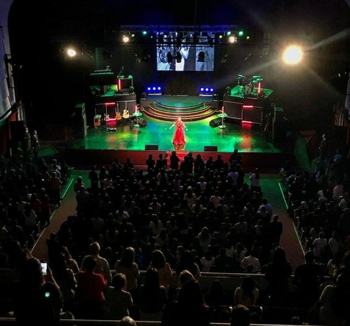 SammiAby's tweet photo. Han sido 3 noches increibles en #Bogota cerrando el 2018 de la mejor manera con 3 #Soldout y lo celebraron en el @teatropatriabog 
Esperamos mas fechas para el 2019 q ste proximo año sea lleno de exitos @MajidaIssa1 @YolandaRayo10 @ilonaoficial_ @Marbelle30 @sabinocaro https://t.co/ckB4rk20dO