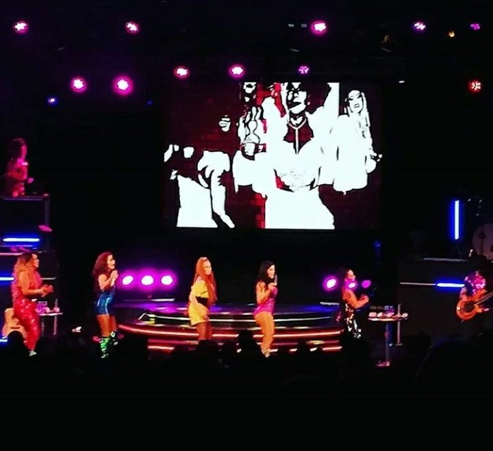 SammiAby's tweet photo. Han sido 3 noches increibles en #Bogota cerrando el 2018 de la mejor manera con 3 #Soldout y lo celebraron en el @teatropatriabog 
Esperamos mas fechas para el 2019 q ste proximo año sea lleno de exitos @MajidaIssa1 @YolandaRayo10 @ilonaoficial_ @Marbelle30 @sabinocaro https://t.co/ckB4rk20dO