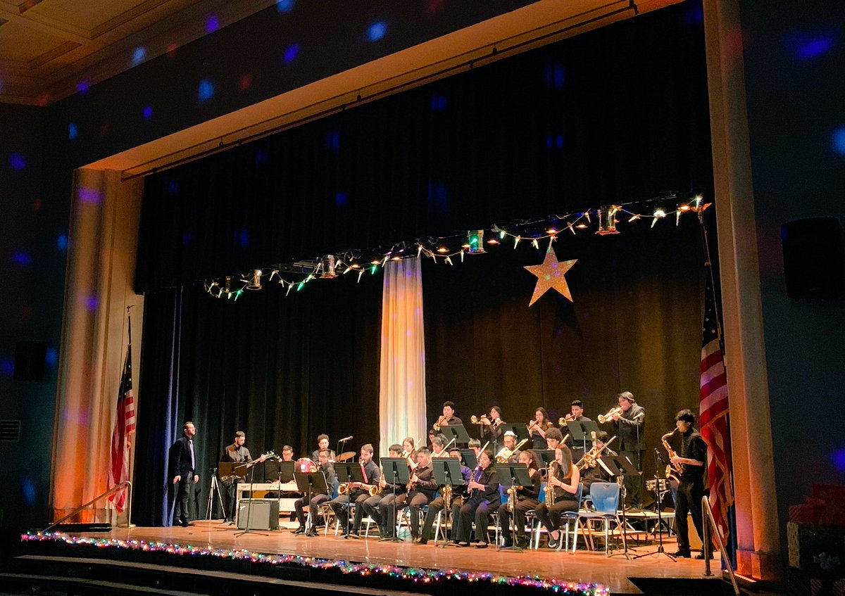 WCBMathScience's tweet photo. The @WCBryantHSLIC auditorium was absolutely packed for our incredible winter concert! Great job to ALL our amazing and talented students and faculty involved!! @WBryantarts @NDwarka1 @DOEChancellor @NYCSchools @SuptLindsey https://t.co/rqgHcZPACu