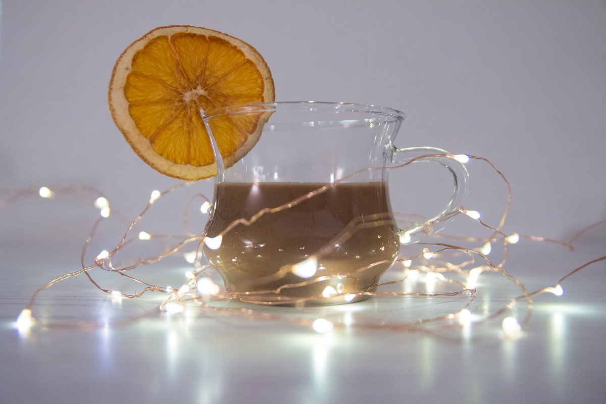 fatedrinkorder's tweet photo. The spice and sunny citrus of the Rider Quetz cocktail get a seasonal makeover with champurrado, a chocolatey Mexican Christmas drink.  #fgo #fatego #fategrandorder #santasambaquetzalcoatl #quetzalcoatl #ケツァル・コアトル https://t.co/WslG6cVoQp