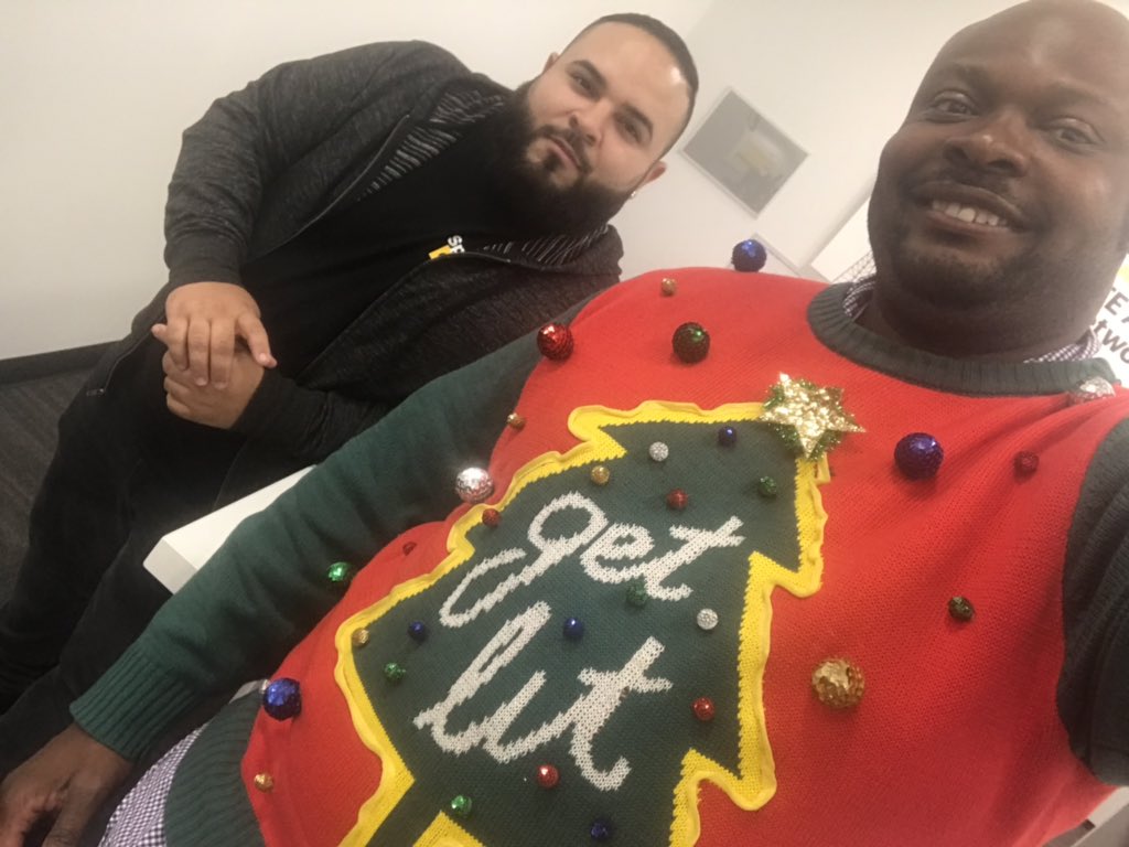 MaverickMikeL's tweet image. Long days but fun days. #ItsLIT #SST #WeStillAtIt #theCitadelNeverSleeps #TrailBlazer #Holiday Time #RiseAndGrind #uglysweater too pretty #FeelinMyself @Chidalgosaez @SprintRinger #BayPlaza #Mall