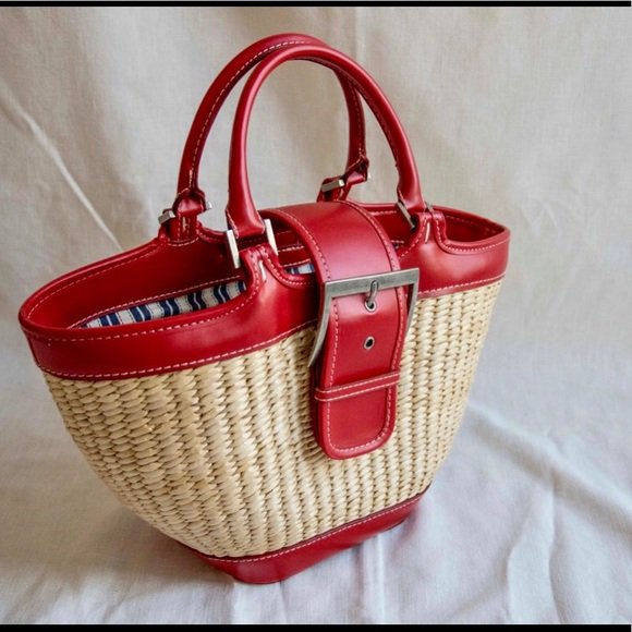 SkyesTreasures's tweet photo. So good I had to share! Check out all the items I'm loving on @Poshmarkapp from @cfwphotography #poshmark #fashion #style #shopmycloset #lularoe #bathbodyworks #ledz: https://t.co/sQSZeneM1k https://t.co/bSfgG6SrPc