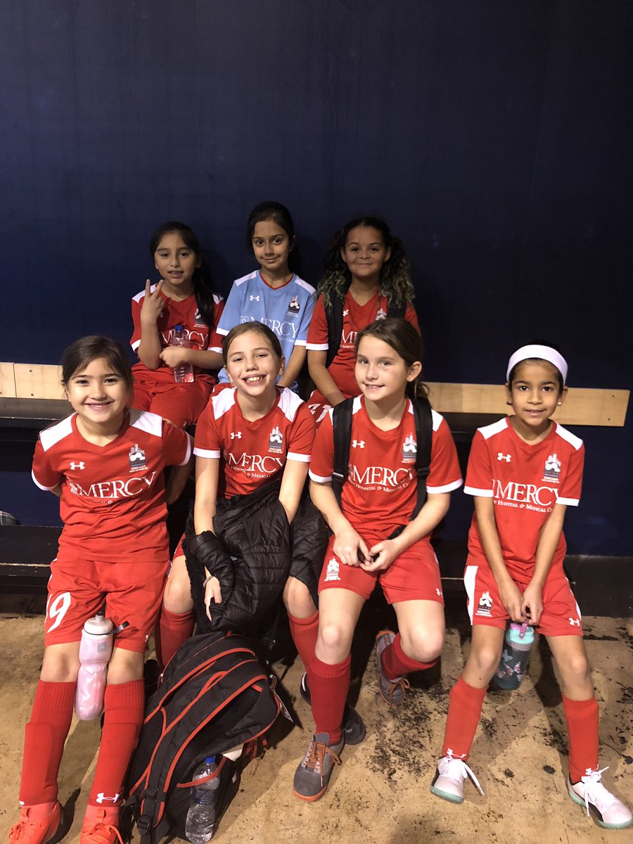 KICS_Kindl's tweet photo. The U10 girls started the day off with a 4-1 win! Highlight of the game was the picture perfect passing combination finished off with a goal from Mara M. #gokics #chicagosoccer #girlpower https://t.co/tbssqLAVeD
