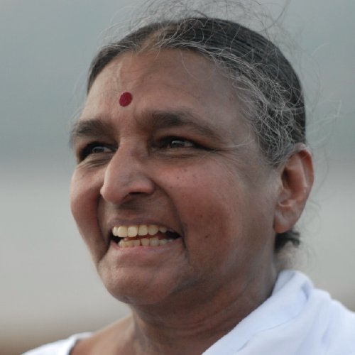 Geeta Iyengar
December 7, 1944 to December 16,2018

We received news from India that Geetaji has passed away. Her light will always accompany us in our practice and study.

Image © Jake Clennell