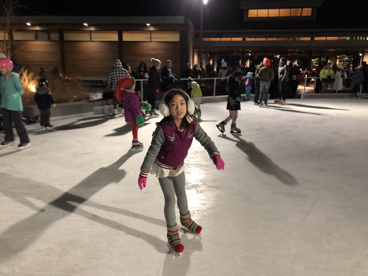 PhanTFam's tweet photo. It was a good night for outdoor ice skating. #Skatewithsanta https://t.co/cEZ3uKftnt