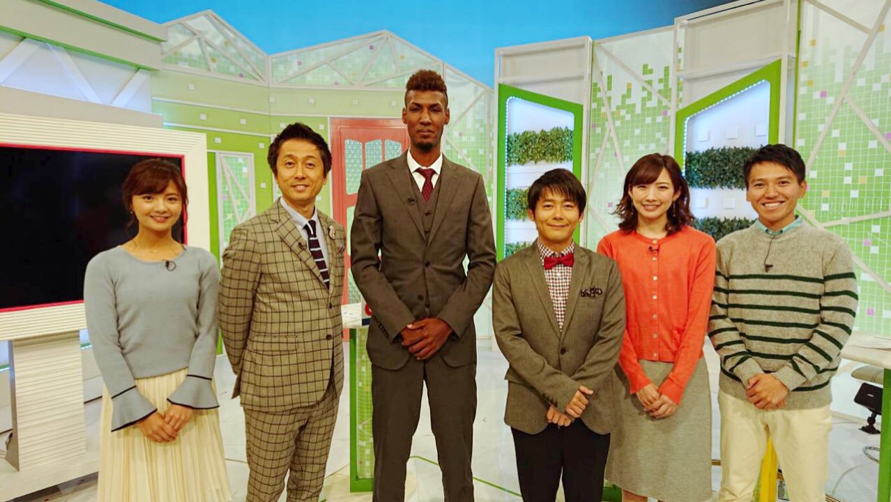 かーぷぶーん 広島アドゥワ誠 本当は坊主にしたい 出来ない理由は彼女ではない T Co Whu6iijaxh フロントドアにスーツ姿で初出演したアドゥワ誠は 何なら坊主にしたい が 髪型を頻繁に変えている理由がある その理由は 彼女