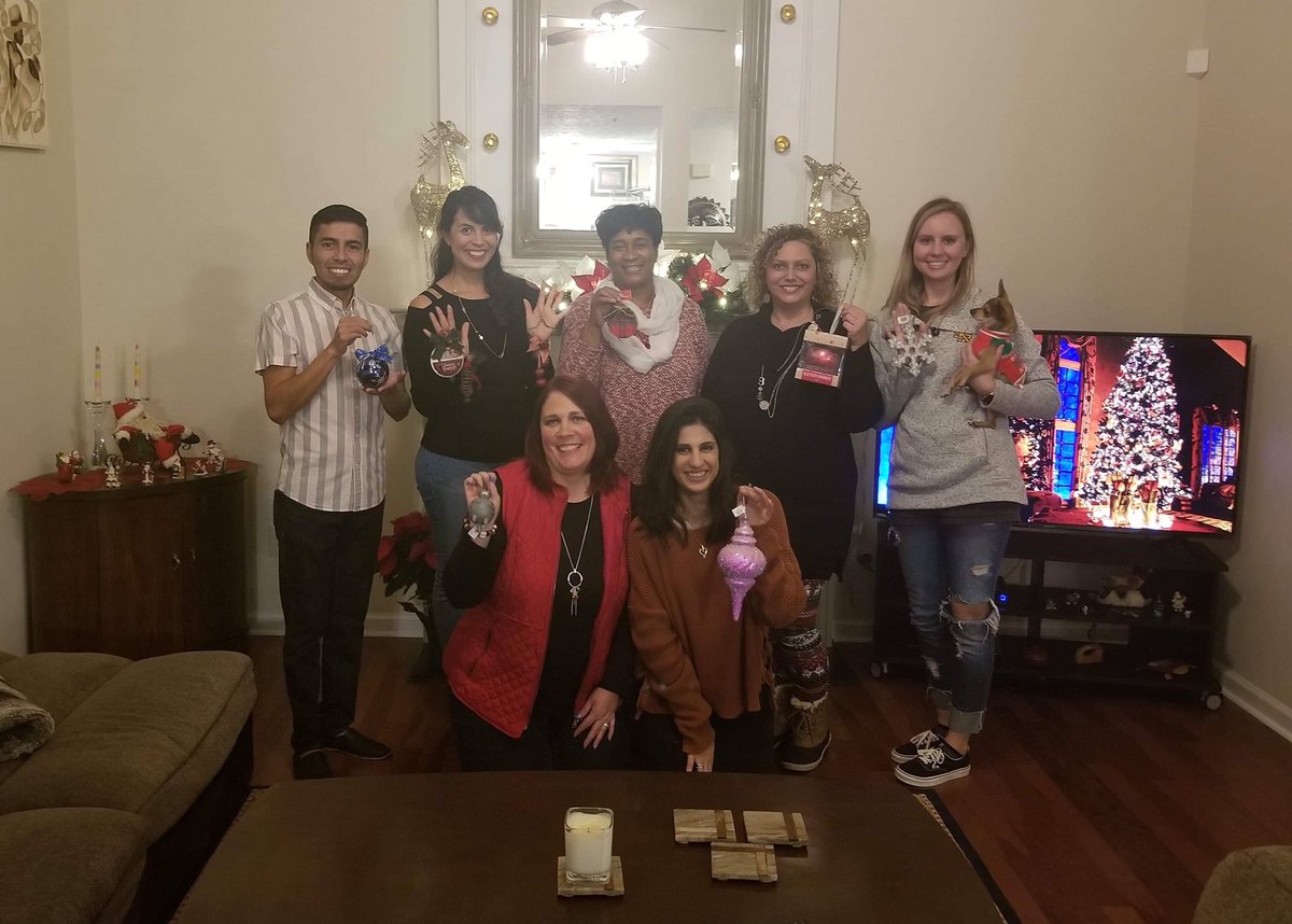 EmanuelTorralba's tweet photo. Fun Saturday night!  #TeamBuilding  #2ndGrade #OrnamentExchange #GoodFoodAmazingFriendsGreatNight

@ArnettaM11 @hall_katie93  @emilythomas0817  @courtneyb35 https://t.co/rTHKEJNpuG