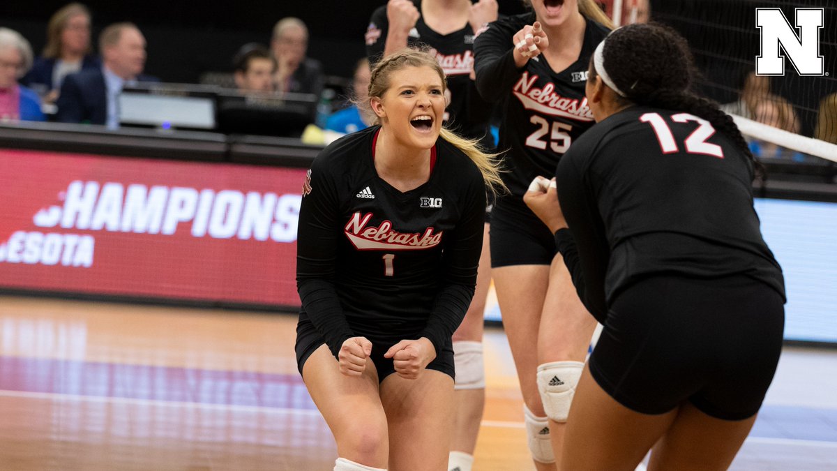 HuskerVB's tweet photo. Tied at 7.

GET ⬆️ AND GET LOUD 🗣 HUSKER NATION! https://t.co/1w2OEtCdKN