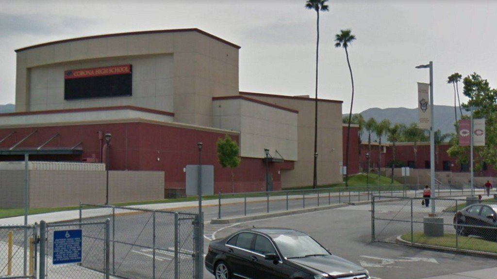 KTLA's tweet photo. Student Arrested for Carrying Loaded Gun on Campus at Corona High School: Police https://t.co/NvZLdYH7rz https://t.co/lFxDga6MW4