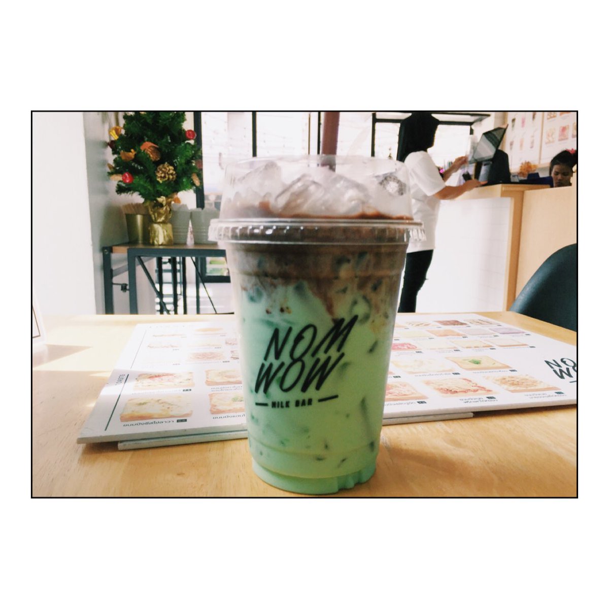 nxxmpxx's tweet photo. ของเค้าดีจริงๆนะ ดีกว่าการได้กินของอร่อยก็คือการได้เจอเมนที่ร้านนี้ละ 🤪🥤| #เมื่อวาน #Leenam #นมว้าว #Nomwow #Nomwowรามคำแหง53 https://t.co/BLtro7i3M0