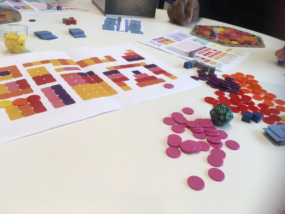 stuffByBez's tweet photo. In round 2 I played Ellie’s co-op medium-weight network drawing game with some lovely twists. Serious balance issues but such an amazing core concept. 

#friday #daytest #playtest @playtestuk https://t.co/07ozpzVP7U
