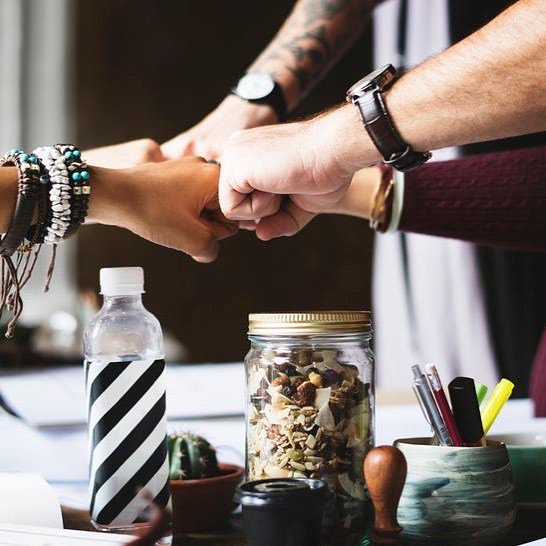 kasaonce's tweet photo. ONCEMOREWITHFEELING // *Creando el mejor equipo ❤️🇲🇽🇪🇸❤️ #2019 #diseñodeinteriores #diseñoestratégico #servicedesign #cxdesign #marketing #kasaonce #direcciondearte #diseño #Design 📸 : @byrawpixel https://t.co/17Vxipv7AH https://t.co/T9FLXYOAzU