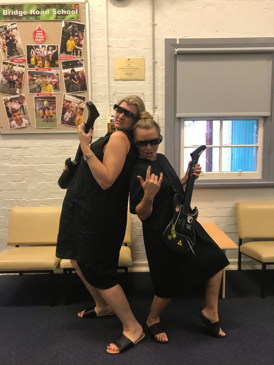 michellelgomes's tweet image. #LoveWhereYouWork #staffwellbeing #justabitoffun #bridgeroadschool