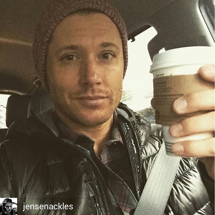 RockMomSPN's tweet image. Good morning #SPNFamily 😘 wish y&apos;all a marvelous sunday #JenSunday 💚
@donatanic @StephaniePf13 @tvfan201
#Happy3rdAdvent 🕯️🕯️🕯️