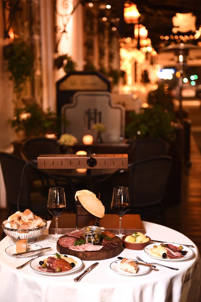 Time for a little cheesy talk! Forget your summer body, now you are focusing on getting your winter body ready! 

#winter #raclette #fondue