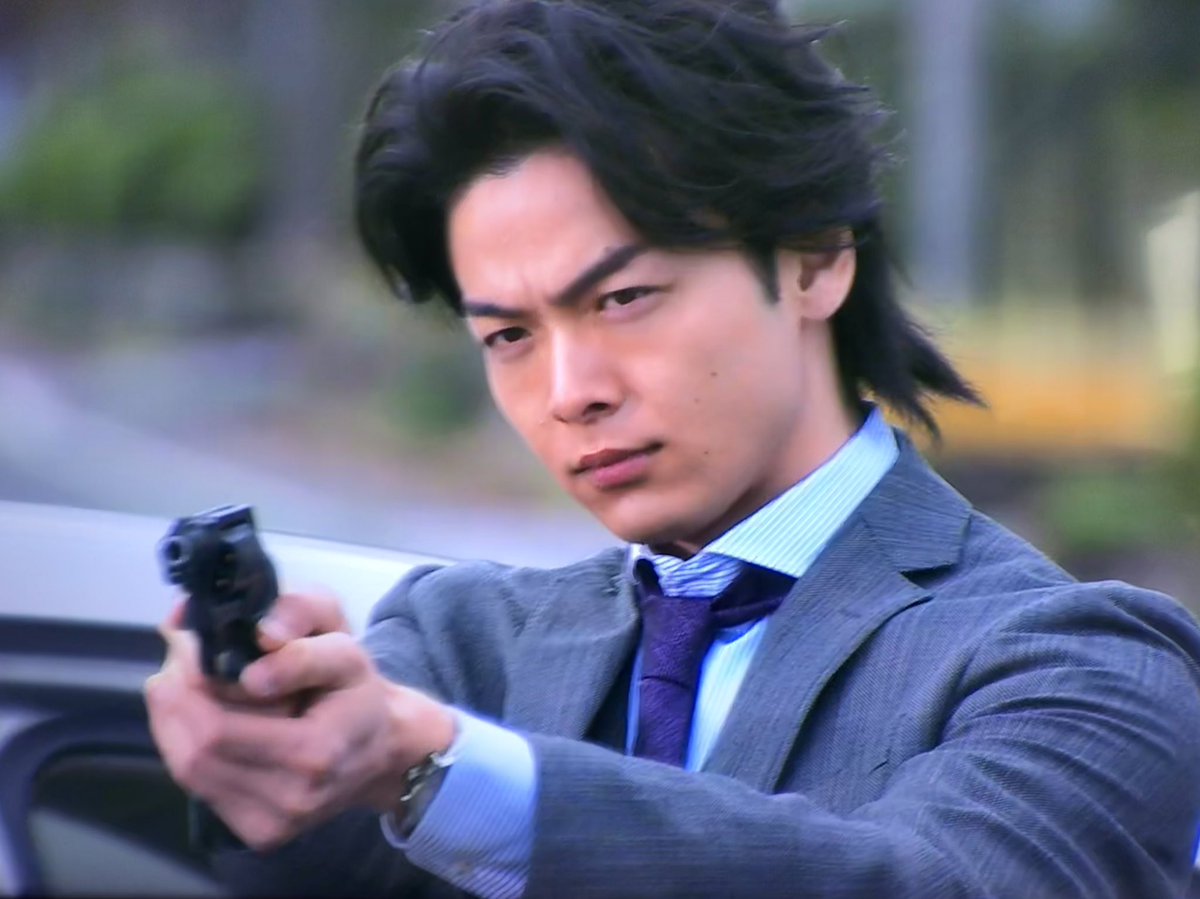 ゆあ V Twitter 鋭い目つきにハート撃ち抜かれました ドロ刑 中村倫也
