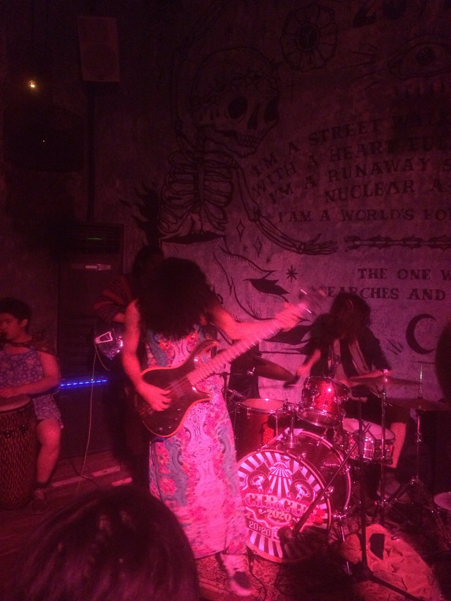 jlmaun's tweet image. Hipster guys, different genres of music, cool bands , nice artworks and fun ambiance #XXXX #2020bar