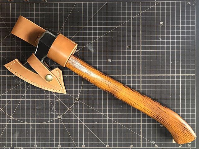 camp_tri_F's tweet photo. “
Viking Axe Leather Sheath
.
お客様の持ち込み斧です。ブルガリア🇧🇬からやってきたバイキングアックスは、シースが無いので作成依頼を頂きました。
.
作成が可能であれば、現物での作成もお受け致します。
#axe #vikingaxe #leathersheath #axeholder #leathercraft https://t.co/ltY6UA0D7n https://t.co/eqBEWytDWi