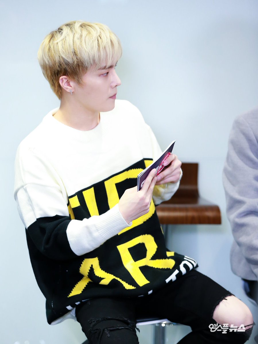 look_idol's tweet photo. 술술술 쏟아지는 제2외국어
넘사벽 순발력+덕력 부르는 센스

이 모든 게 #빅플로 #렉스 #이야기 @BigFlo_official 

더 많은 사진 보고 싶다면 
@look_idol Follow 팔로우 미!

고화질 📸 ▶ https://t.co/3BFCSsOJdv https://t.co/TXczXEiHxS