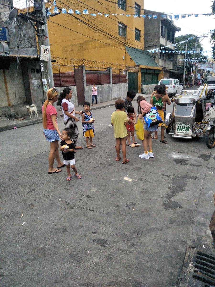 YoungK__PH's tweet photo. We successfully finished the Burger event. The smiles painted on the faces of the kids warms our hearts. Thank you to all people who made this fan project possible.
I'm sure Young K will be proud.😭 @day6official @Jae_Day6
#BurgerProject #UnlockYourHeart
#YoungKBirthdayFanProject https://t.co/2HQoUsiyXn