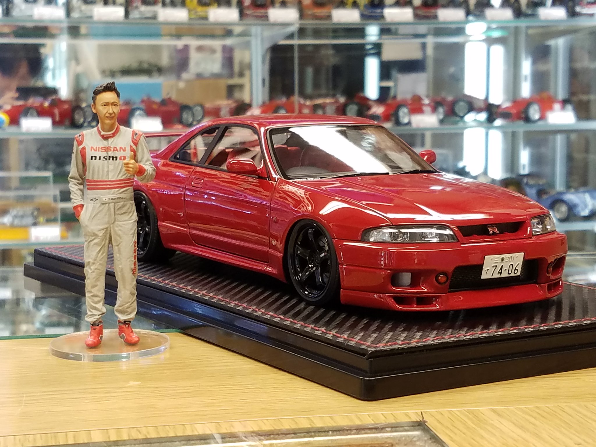 イグニッションモデル1/18 GT‐R33 400R 松田次生フィギュア付き限定 Amazon.co.jp: !イグニッションモデル118日産スカイラインR33 GT