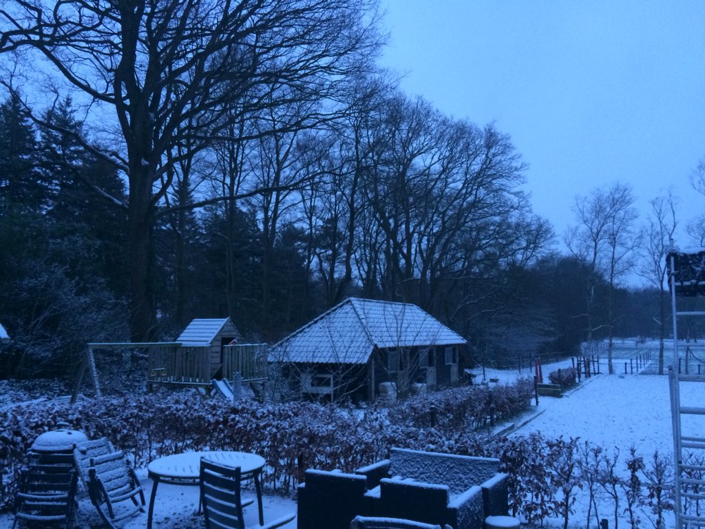 Daar gaat mijn zondagochtend ritje met Tamar 😥 maar mooi is het wel ❄️⛄️