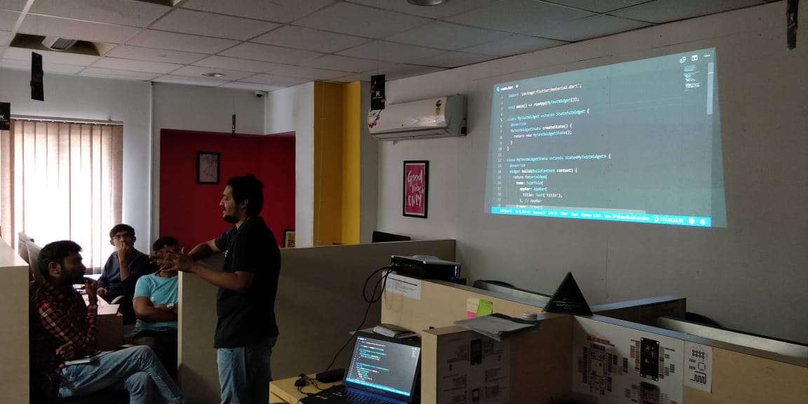 GDG_Gandhinagar's tweet photo. Explaining about StatefulWidget by #flutterlive #codetime #flutterio #fluttercodelab #code #GDG #gdggnr @arifkhoja_ @BhaveshAValand @jansariparth @yatendrasinh https://t.co/JA6hp8YBrR