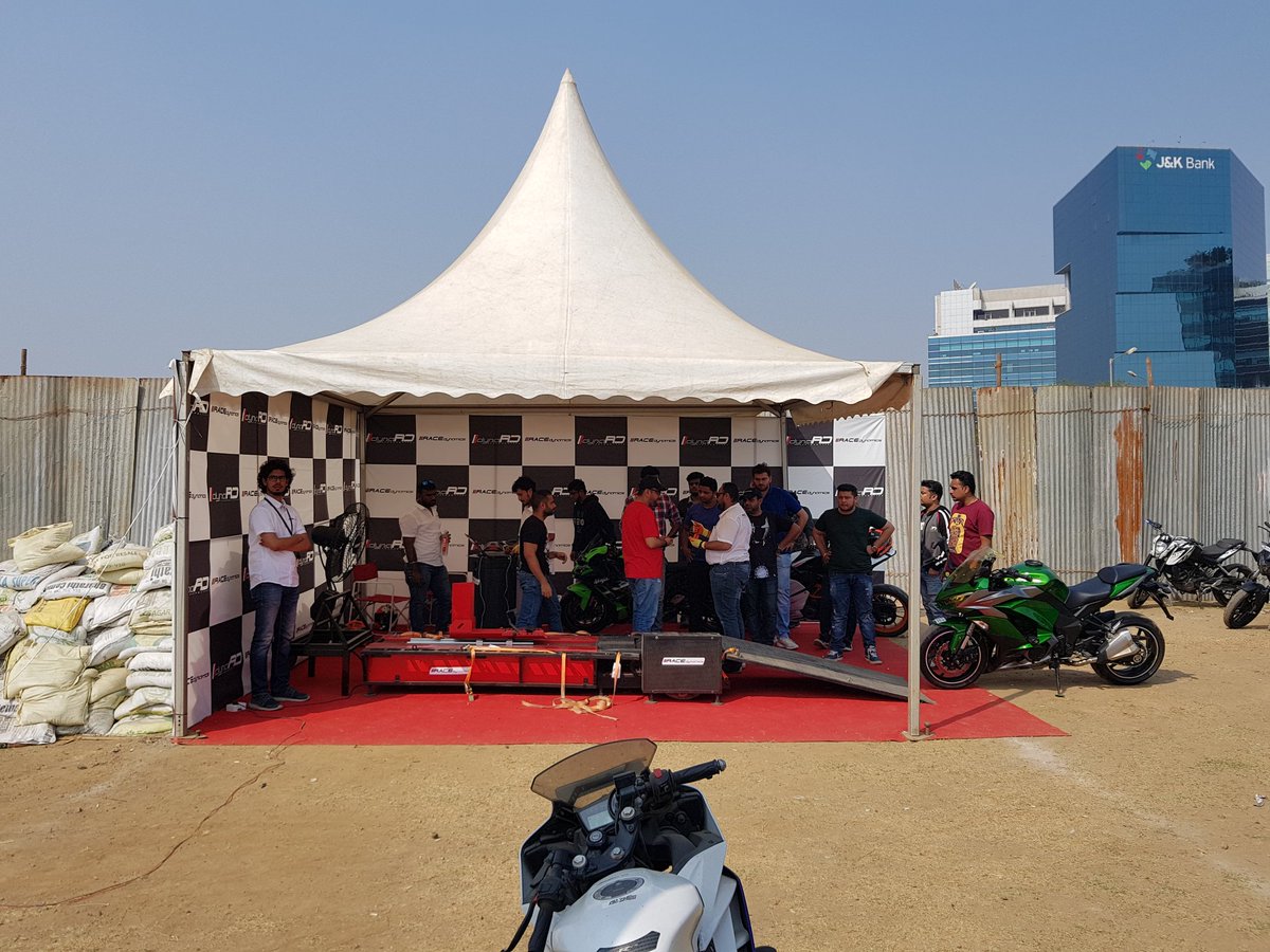 autocarindiamag's tweet photo. It's the last day of the Autocar Performance Show 2018! Drawing in the crowds is a scintillating line-up of superbikes at the Race Dynamics dyno #APS2018 https://t.co/8sGqnwVt5t