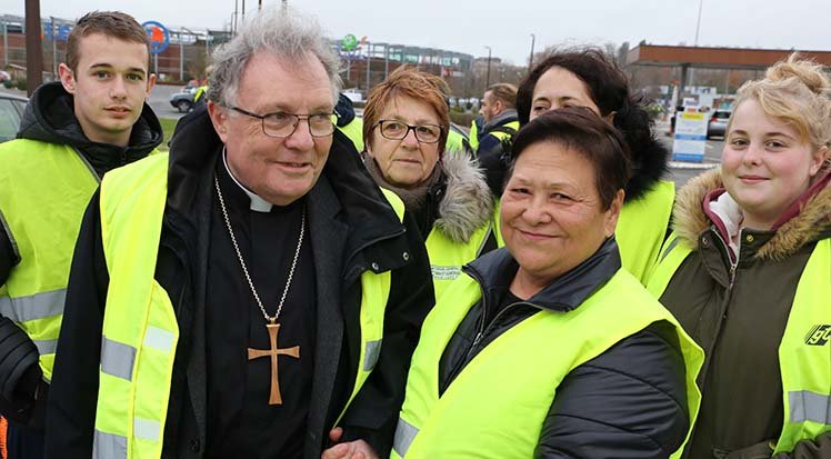 ngormbo's tweet image. Mgr Ginoux, un évêque avec les Gilets jaunes