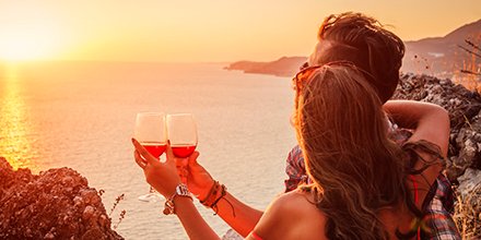 RT if you love travelling with your partner. #FlySQ