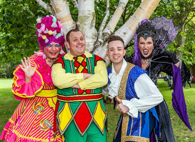 We've 2 performances of Snow White today at 1pm &amp; 5:30pm
Tickets are available from our Box Office on 01422 351158 
Doors open 45 minutes before each show &amp; official pantomime merchandise is available on our foyer plus festive refreshments are available from our Green Room Bar