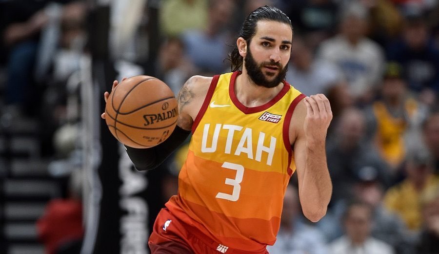 ¡LOS JAZZ CAEN EN ORLANDO!
Derrota de los @utahjazz 96-89
Los números de @rickyrubio9 :
15 puntos
3/14 tiros de campo
0/4 triples
9/9 tiros libres
4 rebotes
4 asistencias
2 robos
#TeamIsEverything 14-16
📸 @NBA