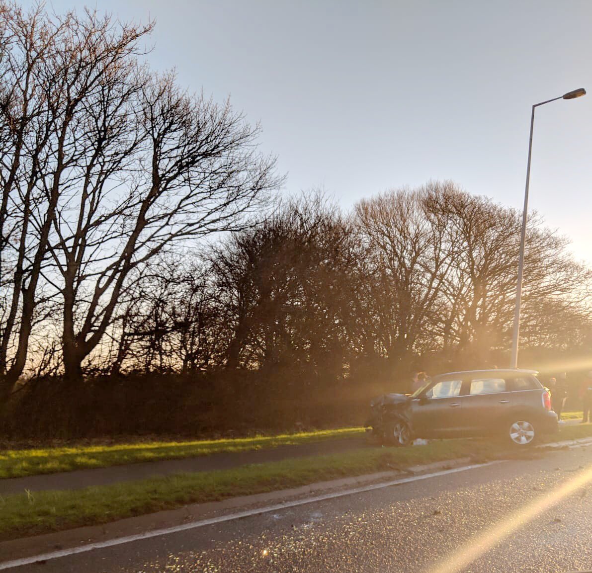 FormbyBubble's tweet photo. A Multiple vehicle accident on the #FormbyBypass between Hightown turn off and the Weld Blundell heading towards Liverpool. It looks like everyone was okay with no serious injuries. Avoid if possible as delays are inevitable. #Formby #AccidentInFormby https://t.co/rB11RLEzDk