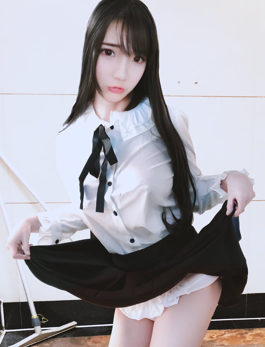 Beauty 性 感 尤 物 on Twitter: "(萌 汁)少 女 痙 攣 學 生 妹 裙 底 開 洞... 