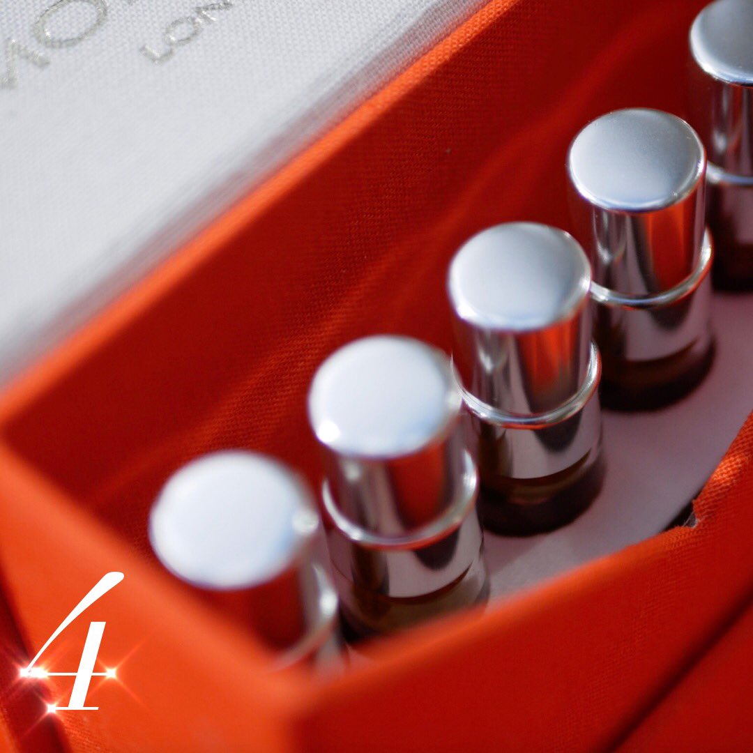 OrmondeJayne's tweet photo. Day 4 of 12 days of Christmas: A beautiful gift for anyone on-the-go, the Travel Lab is a set of 5 x 8ml Eau de Perfume &amp; Parfum sprays. Bespoke London retailers collection is now available online. 
#BeRare #TravelLab #12DaysofChristmas https://t.co/Y4Qvj0adDU
