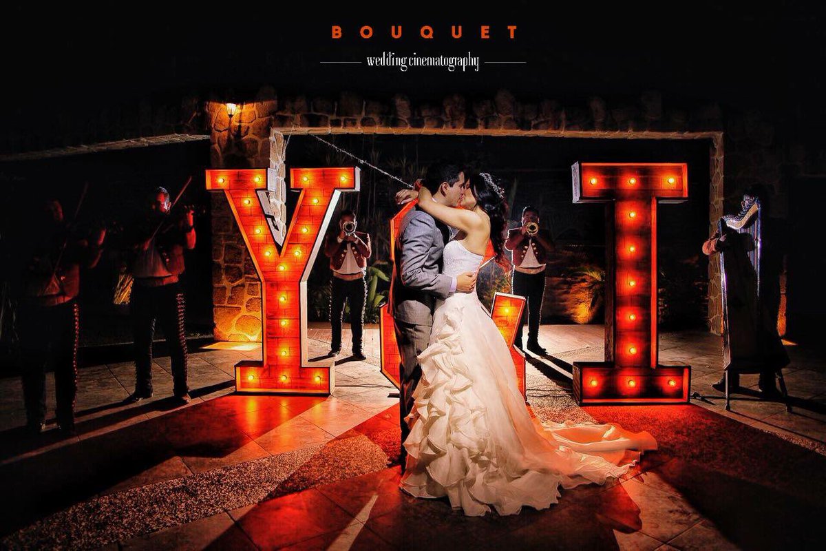 Bqtmx1's tweet photo. Feliz aniversario ❤️🤗 #16Dic #boda #Aniversario #amor #Felicidad #weddingcelebrations #bride #groom #loveislove #foto #FotoDelDia #weddingpho #WEDDINGPHOTOGRAPHY https://t.co/qyNWHDPKrh