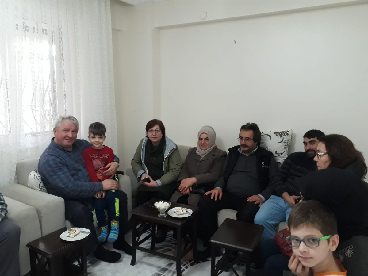 Kalp tedavisi gören Yiğithan Dursun kardeşimizi Taşdelen mahalle yönetimi olarak ziyaret ederek geçmiş olsun dileğinde bulunduk.