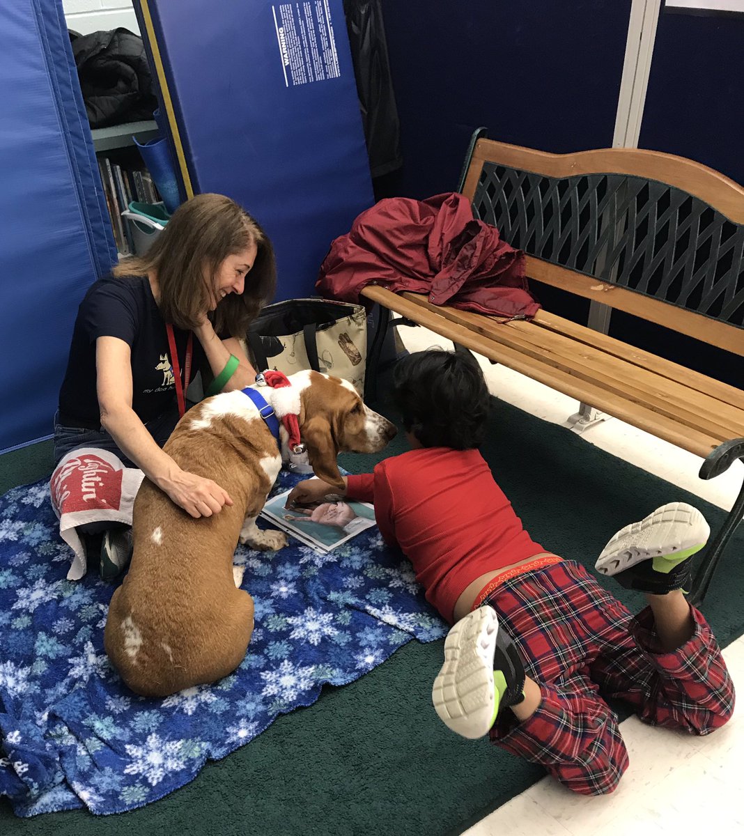 laurarich124's tweet photo. Our class looks so forward to our weekly therapy dog visits! PAWS has been an amazing support to my Ss, academically and emotionally. There’s nothing a little love from a pet can’t solve. 🐾 #HTWP4kids https://t.co/w0CnuBhKyy
