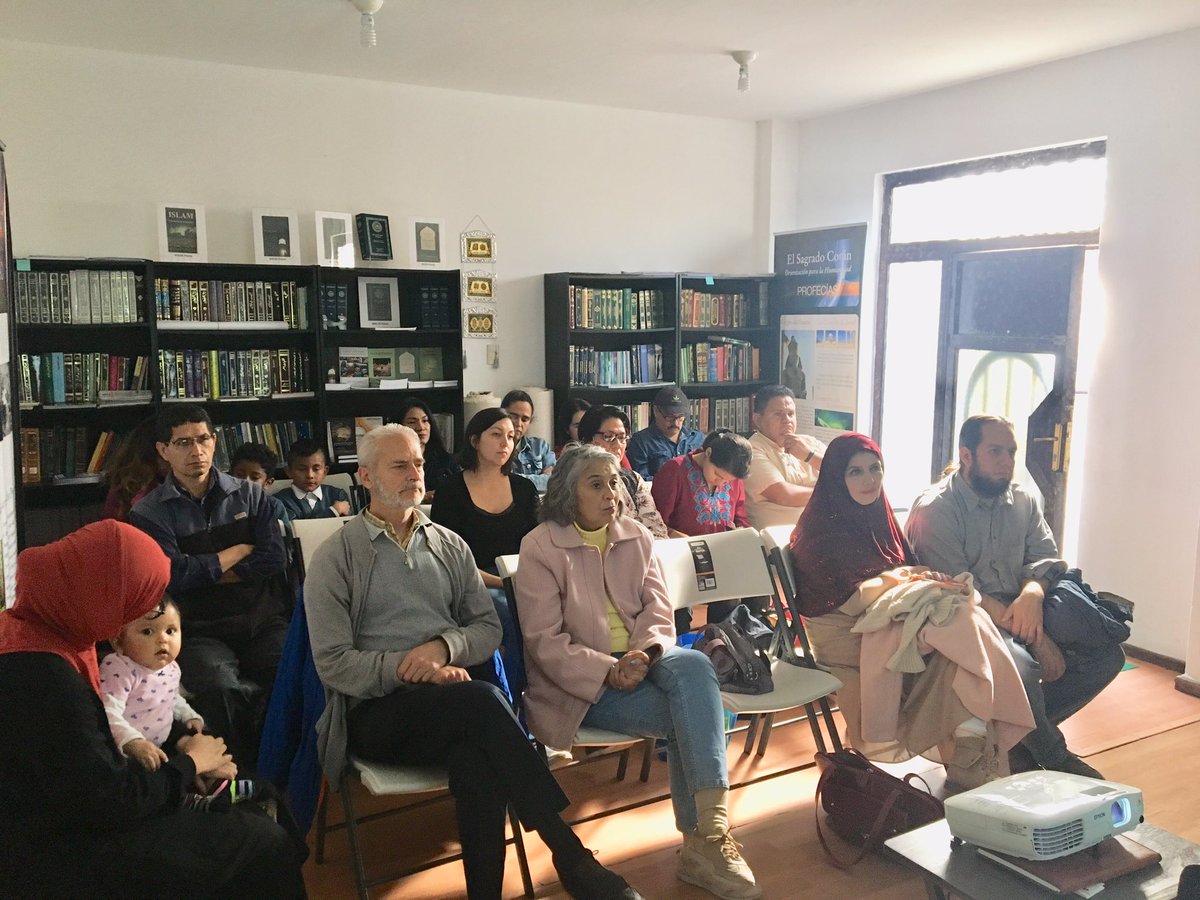 Amen512's tweet photo. First Jalsa Seerat Un Nabi in Querétaro, Mexico! Peace and Blessings of Allah be upon Muhammad; Our Guide, Our Most Beloved treasure!  🙏🏻 🇲🇽 🌎 ☪️ https://t.co/ZATYZeYzkU