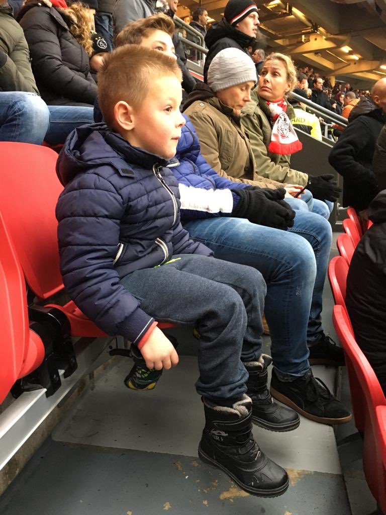 JoostEngelen's tweet photo. Naar Ajax met @maartenleurs #ajaxdebuut #fside https://t.co/7dnPQgIHmr