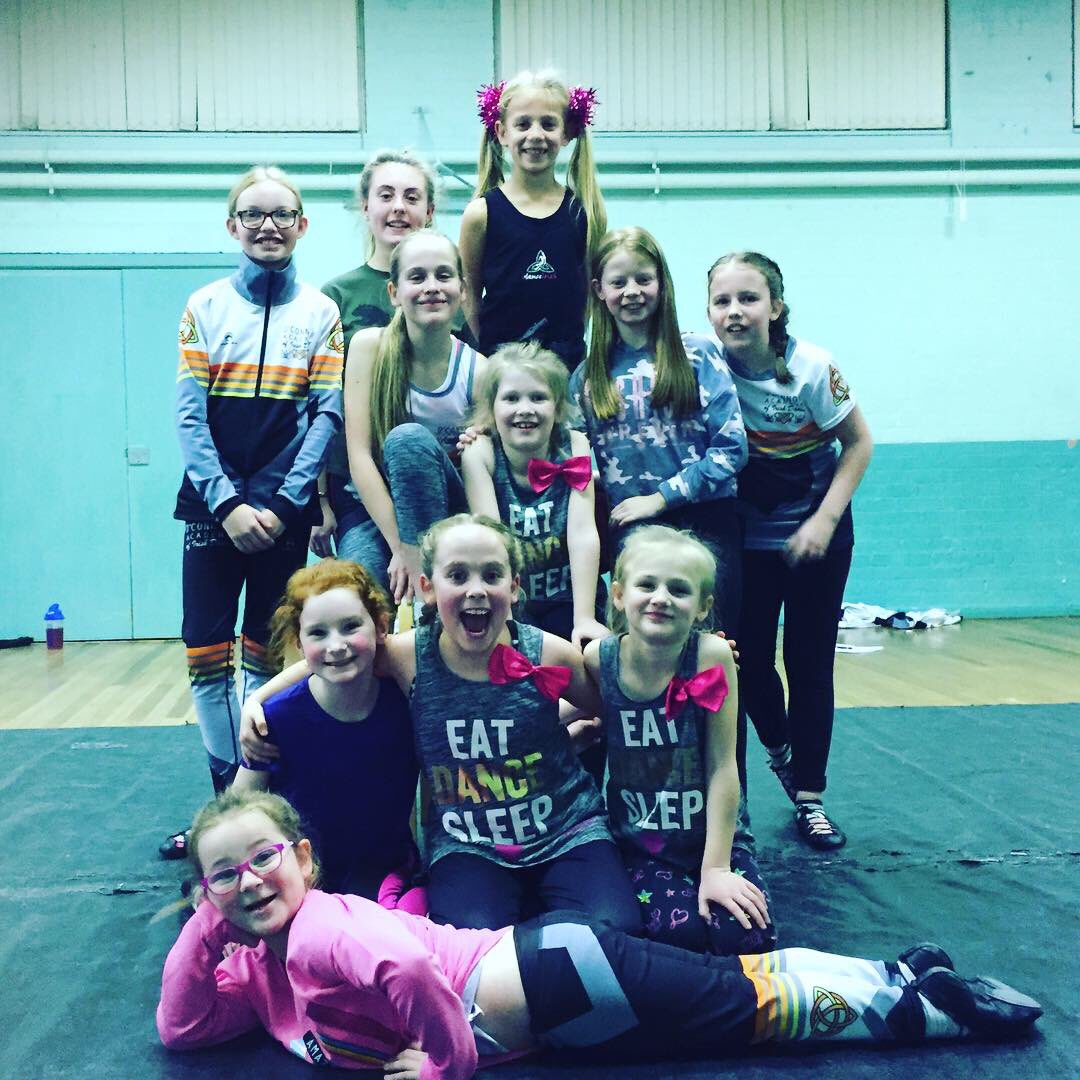 Happy birthday Neve! 

Great team picture. 

Such a happy bunch of dancers. ⭐️

#hull #hullschools