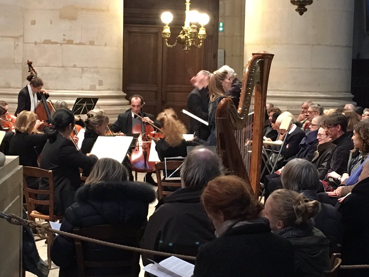 Mairie5Paris's tweet photo. La magnifique soprano Anne-Aurore Cochet ce dimanche à Saint Etienne du Mont pour le concert de Noël du Choeur d’Oratorio de Paris, en présence de @CasanovaPierre1 https://t.co/NbzhcGUCu0