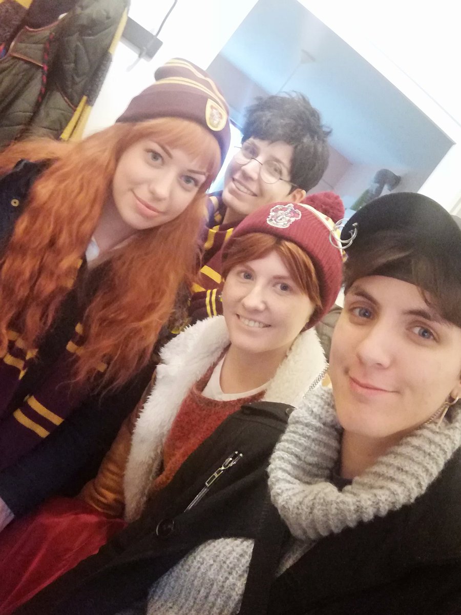 GhostFishProd's tweet photo. Filming our new video this weekend! 😊 (We should release it mid January if everything goes well!) https://t.co/3n4lhUagWd